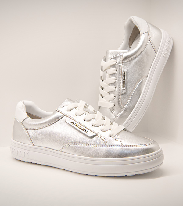 sneaker in silber